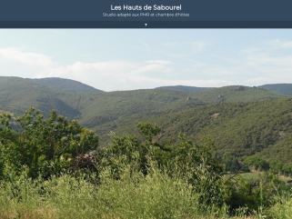 Le studio PMR et le T2 rez-de-jardin sont situés sur les hauteurs de Lamalou au calme. Adapté aux personnes en fauteuil.